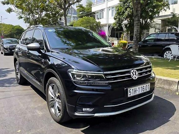 Cần bán gấp Volkswagen Tiguan Luxury năm sản xuất 2019, màu đen, xe nhập chính chủ