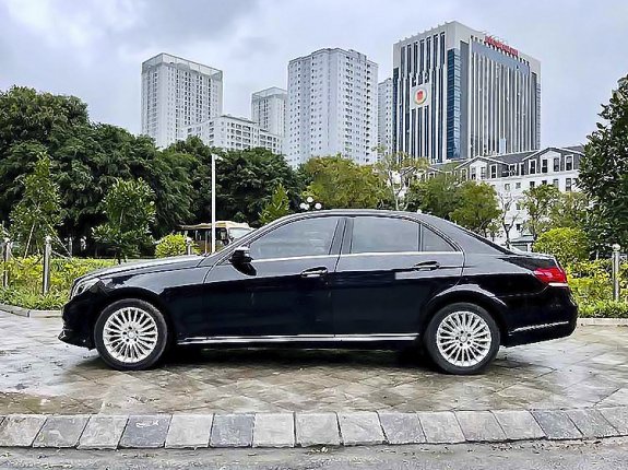 Cần bán lại xe Mercedes E200 sản xuất 2015, màu đen, 915 triệu