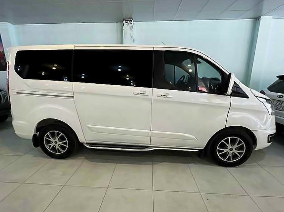 Bán Ford Tourneo Titamium 2.0AT năm 2019, màu trắng, nhập khẩu  
