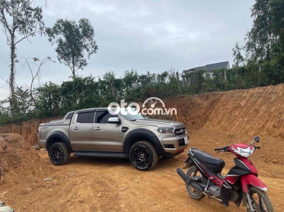 Bán Ford Ranger XLS sản xuất năm 2017, màu xám còn mới