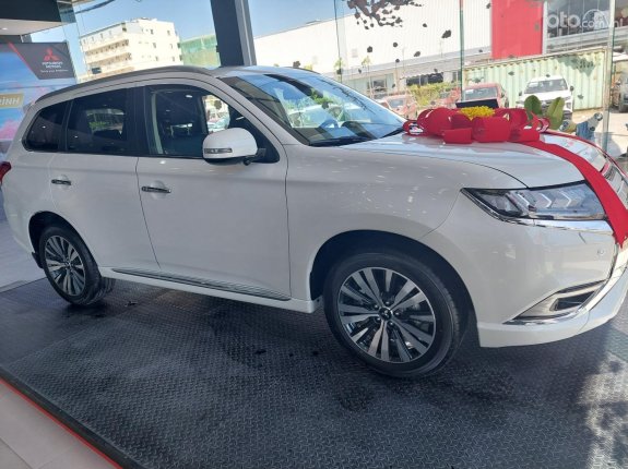 Bán ô tô Mitsubishi Outlander năm 2022
