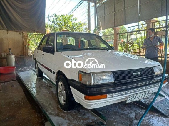 Cần bán lại xe Toyota Corolla sản xuất năm 1985, màu trắng, nhập khẩu