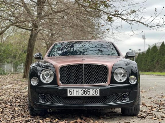 Bentley Mulsanne 6.8 V8 2015 - Hai màu, xe nhập
