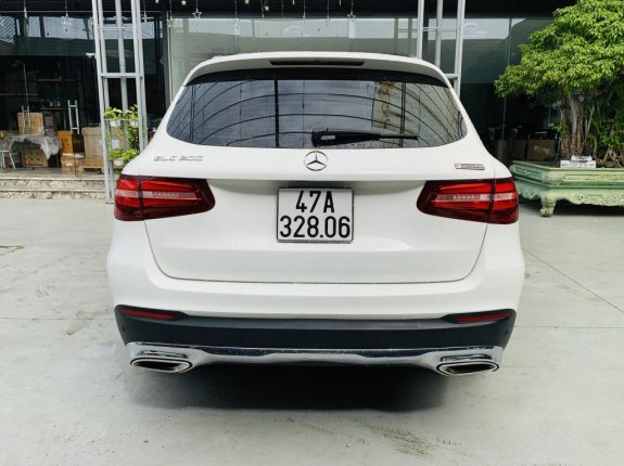Mercedes-Benz GLC 200 4Matic 2018 - Xe sang, gia đình sử dụng như mới, 60000 km