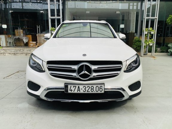 Mercedes-Benz GLC 200 4Matic 2018 - Xe sang, gia đình sử dụng như mới, 60000 km