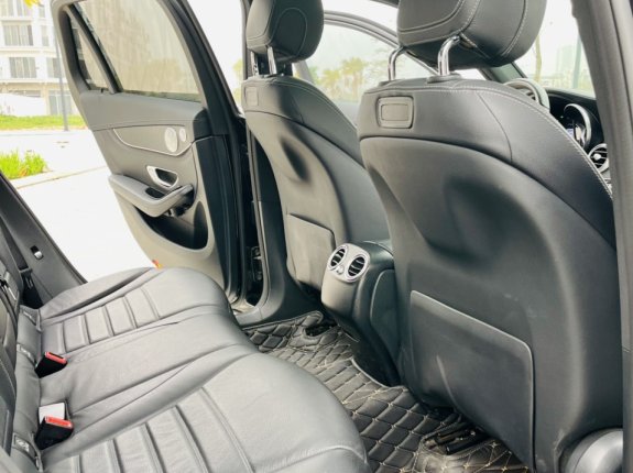 Mercedes-Benz GLC 300 4Matic 2017 - Một chủ từ đầu - Thủ tục pháp lý đầy đủ rõ ràng