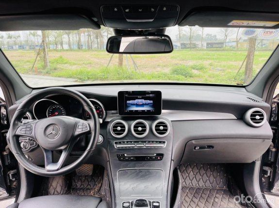 Mercedes-Benz GLC 300 4Matic 2017 - Một chủ từ đầu - Thủ tục pháp lý đầy đủ rõ ràng
