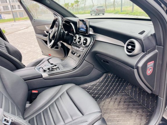 Mercedes-Benz GLC 300 4Matic 2017 - Một chủ từ đầu - Thủ tục pháp lý đầy đủ rõ ràng