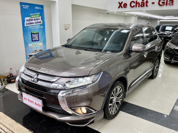 Mitsubishi Outlander 2017 - Xe màu nâu
