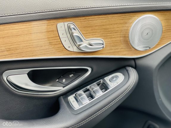 Mercedes-Benz C250 Exclusive 2017 - Xe cực đẹp và ngon, trả góp từ 250tr nhận xe luôn, xe có bảo hành và bao check hãng thoải mái