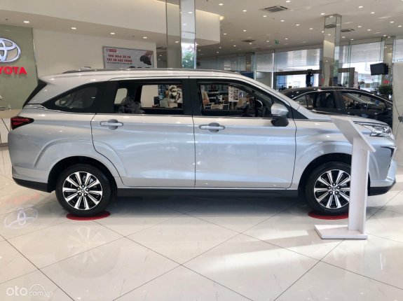 Toyota Veloz Cross 1.5 CVT 2023 - Tặng 1 phần phí trước bạ xe + phụ kiện, đủ màu, giao ngay, 210 triệu nhận xe