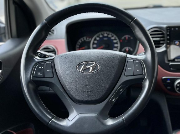 Hyundai Grand i10 2017 - Cần bán gấp, 1 chủ đi từ đầu, xe đẹp