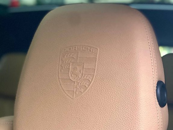 Porsche Cayenne S 2015 - Màu trắng/ nội thất 2 màu, biển thành phố - Tên tư nhân