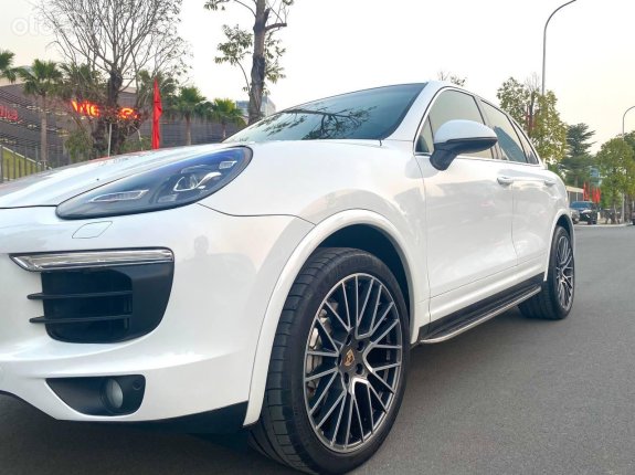 Porsche Cayenne S 2015 - Màu trắng/ nội thất 2 màu, biển thành phố - Tên tư nhân