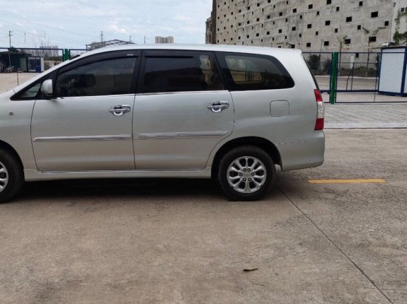 Màu bạc số sàn, giá chỉ 315 triệu