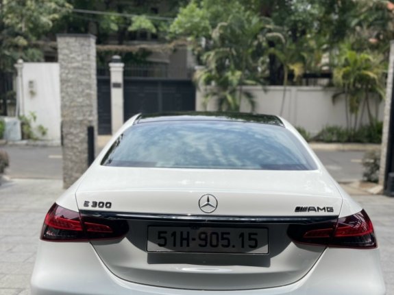 Mercedes-Benz E300 AMG 2021 - Động cơ tăng áp 2.0L, mới lăn bánh 3 ngàn kilomet