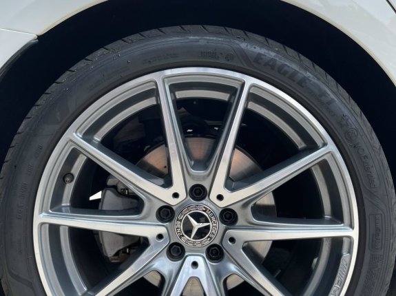 Mercedes-Benz E300 AMG 2021 - Động cơ tăng áp 2.0L, mới lăn bánh 3 ngàn kilomet