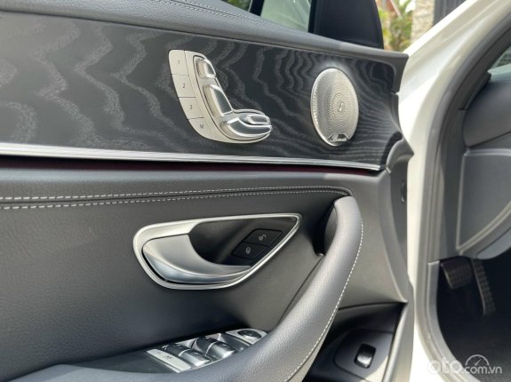 Mercedes-Benz E300 AMG 2021 - Động cơ tăng áp 2.0L, mới lăn bánh 3 ngàn kilomet