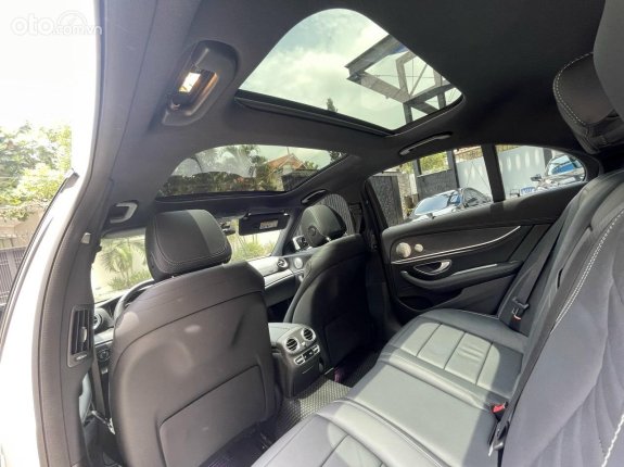 Mercedes-Benz E300 AMG 2021 - Động cơ tăng áp 2.0L, mới lăn bánh 3 ngàn kilomet