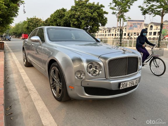 Bentley Mulsanne 6.8 V8 2013 - Màu bạc, nhập khẩu
