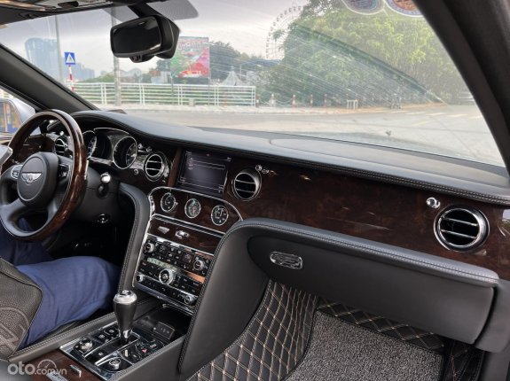 Bentley Mulsanne 6.8 V8 2013 - Màu bạc, nhập khẩu