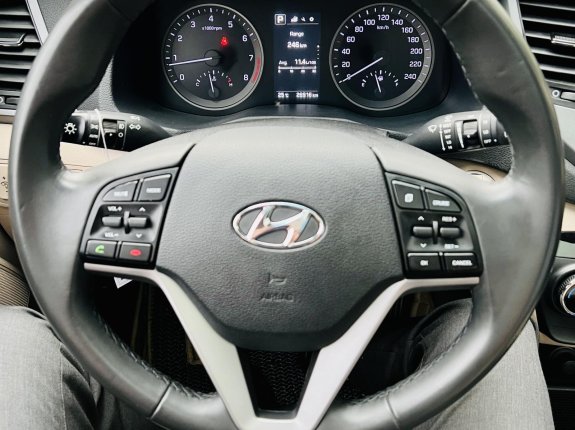 Hyundai Tucson 2018 - Màu nâu giá cạnh tranh