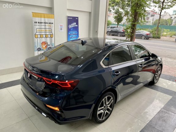 Kia Cerato 2019 - Xe màu xanh cavansite