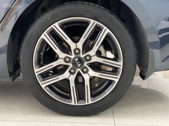 Kia Cerato 2019 - Xe màu xanh cavansite