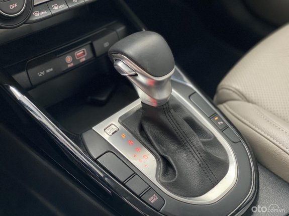 Kia Cerato 2019 - Xe màu xanh cavansite