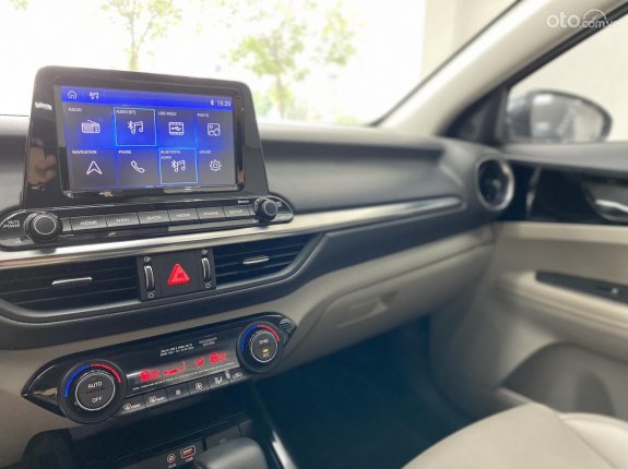 Kia Cerato 2019 - Xe màu xanh cavansite