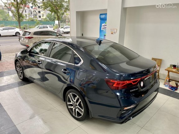 Kia Cerato 2019 - Xe màu xanh cavansite