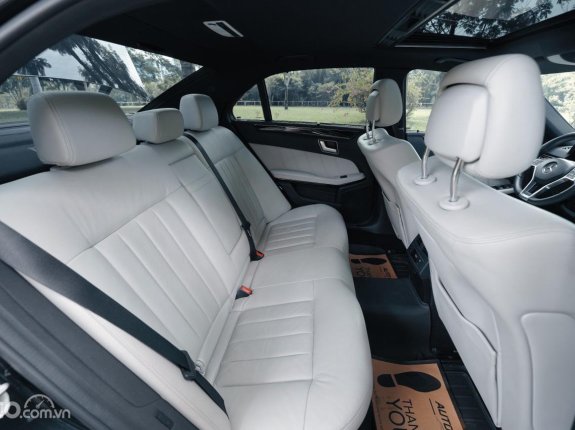 Mercedes-Benz E250 E250 2015 - Màu đen giá hữu nghị