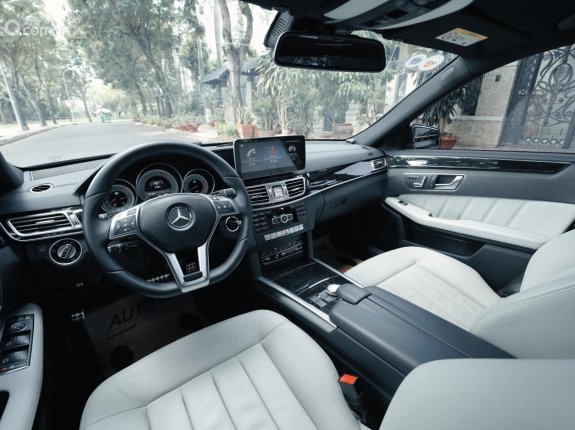 Mercedes-Benz E250 E250 2015 - Màu đen giá hữu nghị