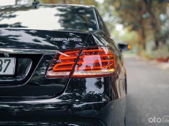 Mercedes-Benz E250 E250 2015 - Màu đen giá hữu nghị