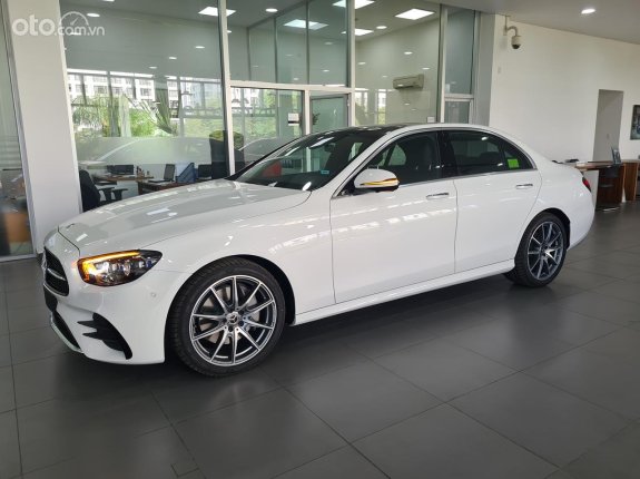 Mercedes-Benz E300 2022 - Xe hãng thanh lý - SIÊU LƯỚT GIÁ TỐT