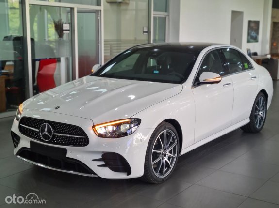 Mercedes-Benz E300 2022 - Xe hãng thanh lý - SIÊU LƯỚT GIÁ TỐT