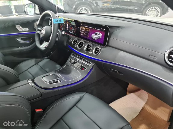 Mercedes-Benz E300 2022 - Xe hãng thanh lý - SIÊU LƯỚT GIÁ TỐT