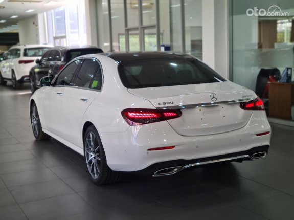 Mercedes-Benz E300 2022 - Xe hãng thanh lý - SIÊU LƯỚT GIÁ TỐT