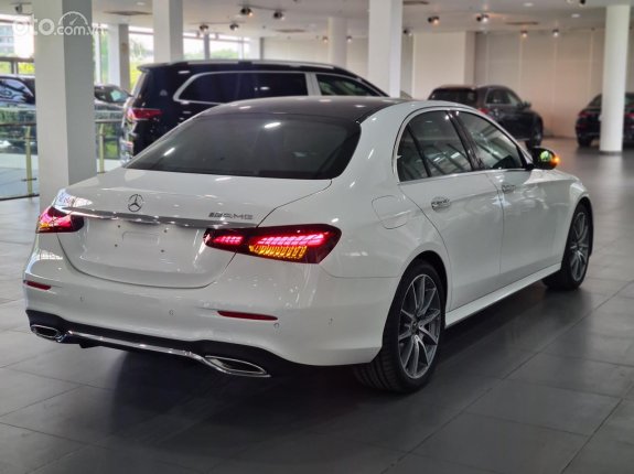 Mercedes-Benz E300 2022 - Xe hãng thanh lý - SIÊU LƯỚT GIÁ TỐT
