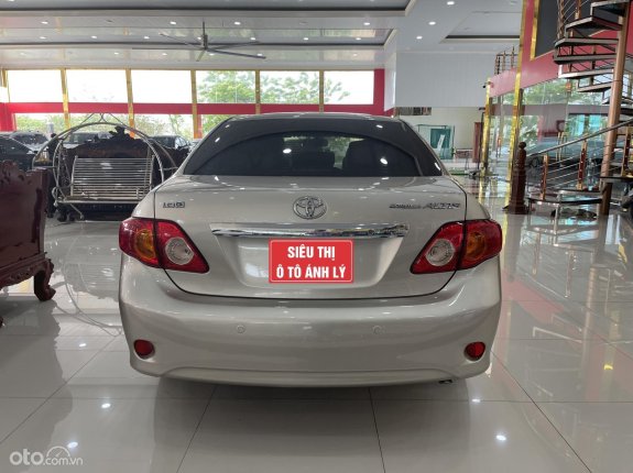 Toyota Corolla Altis 2010 - Màu bạc số tự động, giá chỉ 345 triệu