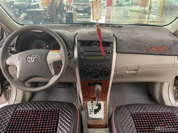 Toyota Corolla Altis 2010 - Màu bạc số tự động, giá chỉ 345 triệu