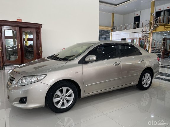 Toyota Corolla Altis 2010 - Màu bạc số tự động, giá chỉ 345 triệu