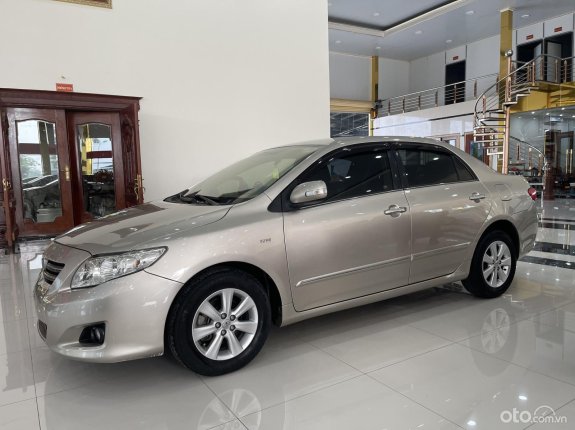 Toyota Corolla Altis 2010 - Màu bạc số tự động, giá chỉ 345 triệu