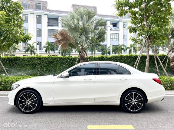 Mercedes-Benz C200 Exclusive 2021 - Màu trắng, xe nhập