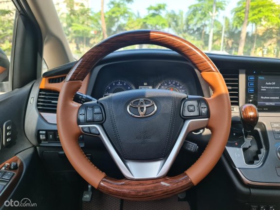 Toyota Sienna 2016 - Đăng ký 2017