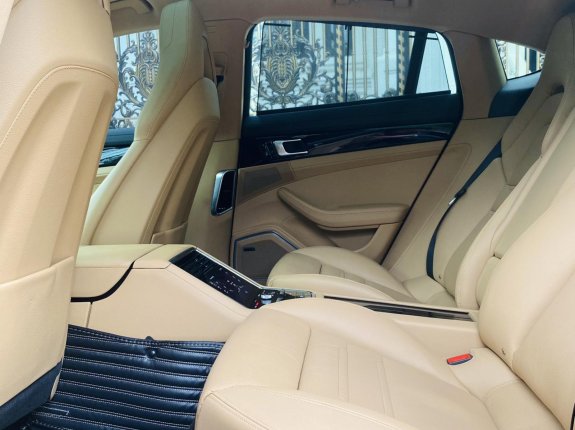 Porsche Panamera 4S Executive 2017 - Màu xanh Night Blue (Wrap màu xám xi măng), nội thất kem, tên cá nhân, một chủ từ mới