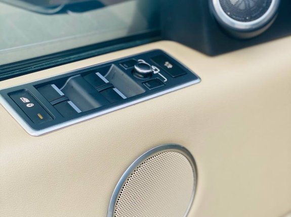 Land Rover Range Rover 2013 - Model 2014, màu đen, nội thất kem, cá nhân một chủ từ mới