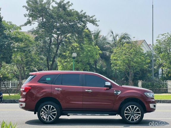 Ford Everest Titanium 2.0L AT 4WD 2019 - Màu đỏ, xe nhập