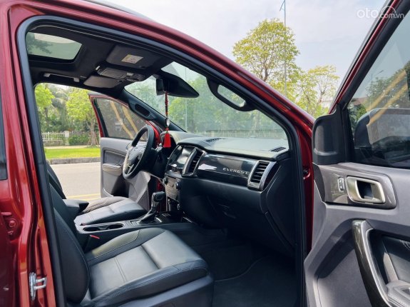 Ford Everest Titanium 2.0L AT 4WD 2019 - Màu đỏ, xe nhập