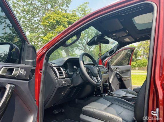 Ford Everest Titanium 2.0L AT 4WD 2019 - Màu đỏ, xe nhập